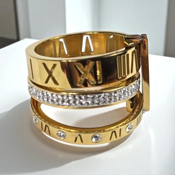 Elegant Gold Tone Clear Rhinestones Roman Number Ring Size 11 - Picture 1 of 13